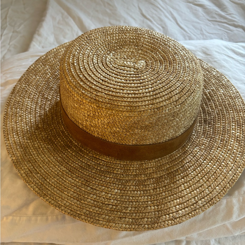 Gigi pip short capri hat